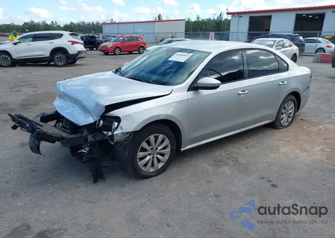 2012 Volkswagen Passat 2.5L S z USA, uszkodzony, nr VIN 1VWAH7A30CC019243